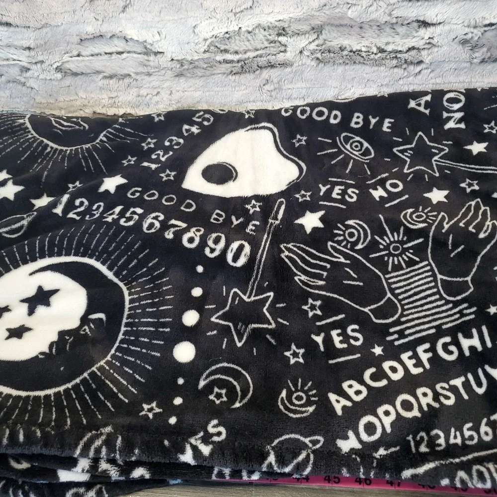 Halloween Ouija Throw Blanket Ultra Plush‎ Palm Astrology Star Sun Moon Black